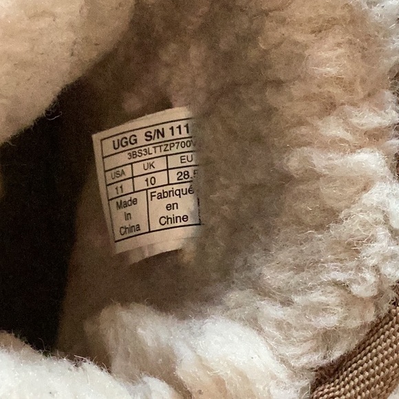 Ugg Graphic Stitch Logo boots - Picture 6 of 10